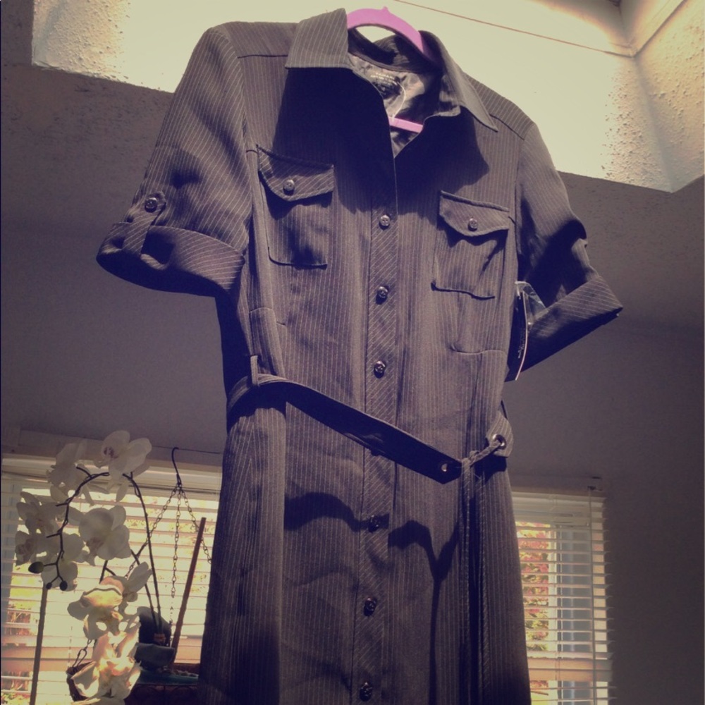 Tahari Arthur S Levine Essentials black size 10